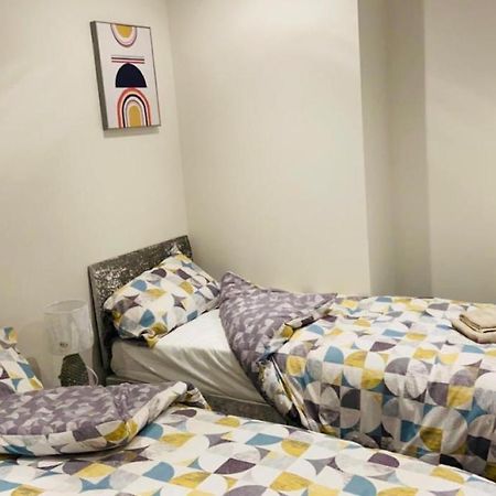 Green Lantern, Private En-Suite Double Bedroom Aveley ภายนอก รูปภาพ