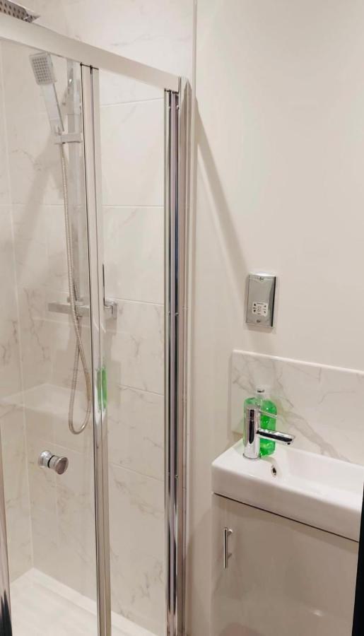 Green Lantern, Private En-Suite Double Bedroom Aveley ภายนอก รูปภาพ