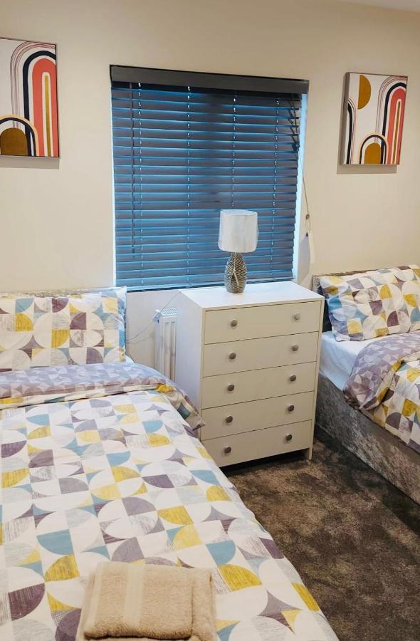 Green Lantern, Private En-Suite Double Bedroom Aveley ภายนอก รูปภาพ